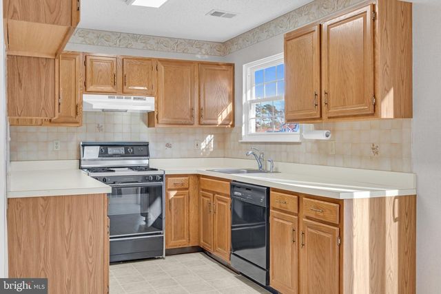 13 DOVE TREE CT, Barnegat, NJ 08005