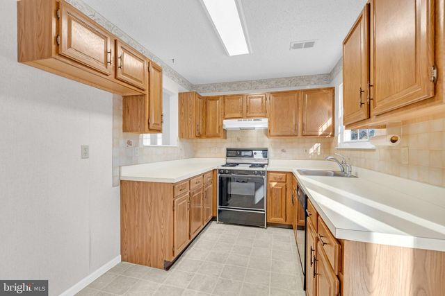 13 DOVE TREE CT, Barnegat, NJ 08005