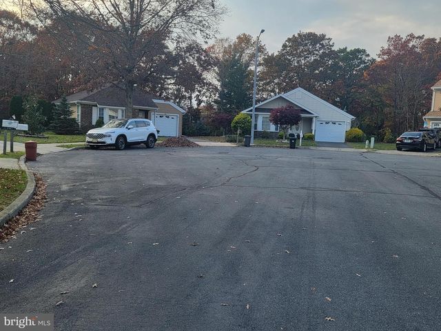 13 DOVE TREE CT, Barnegat, NJ 08005