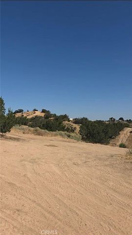 0 0, Hesperia, CA 92345