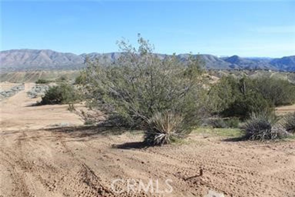 0 0, Hesperia, CA 92345