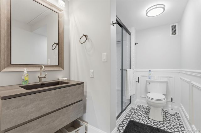 750 W Broadway 3P, Long Beach, NY 11561