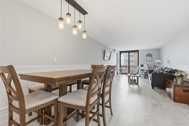 750 W Broadway 3P, Long Beach, NY 11561
