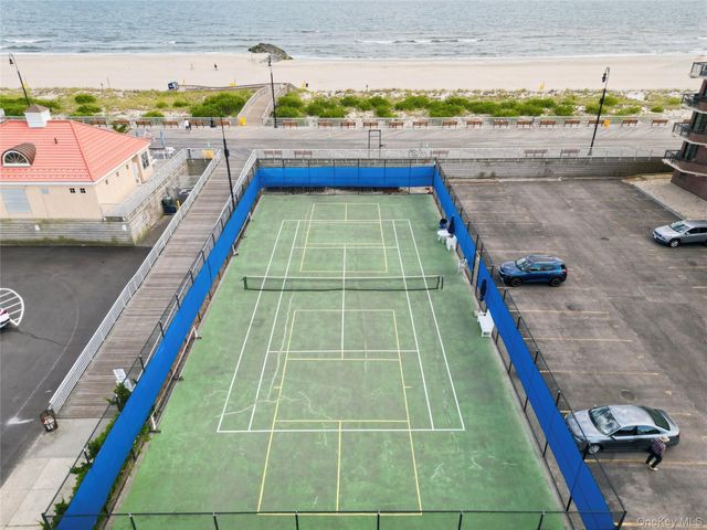750 W Broadway 3P, Long Beach, NY 11561