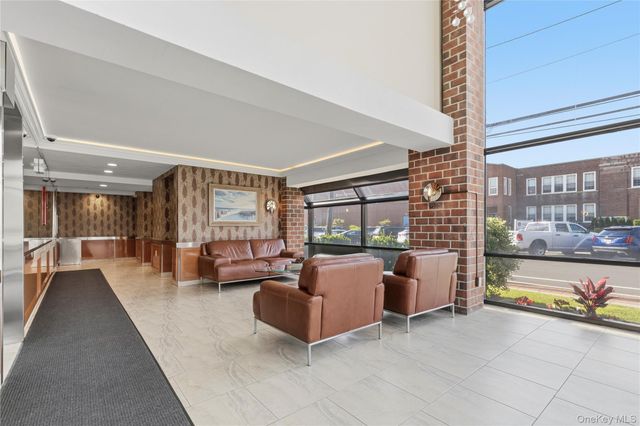 750 W Broadway 3P, Long Beach, NY 11561