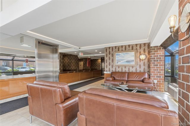 750 W Broadway 3P, Long Beach, NY 11561