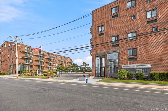 750 W Broadway 3P, Long Beach, NY 11561