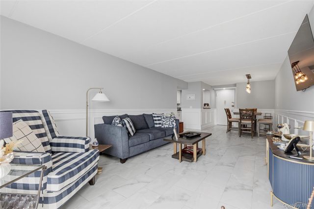 750 W Broadway 3P, Long Beach, NY 11561