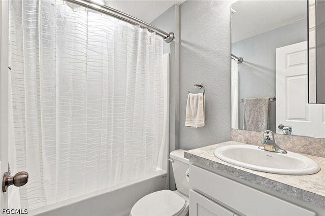 2725 NW 19th PL, Cape Coral, FL 33993