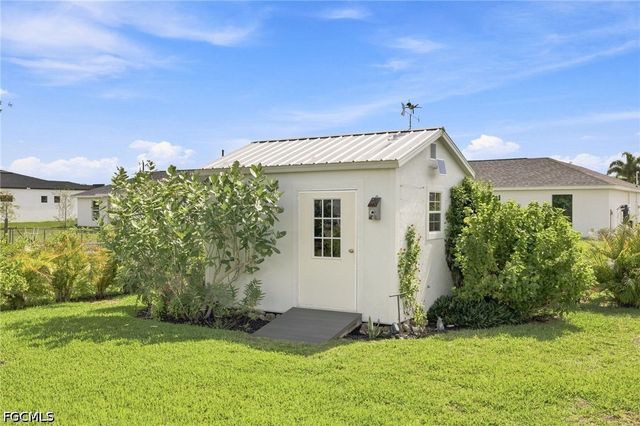 2725 NW 19th PL, Cape Coral, FL 33993