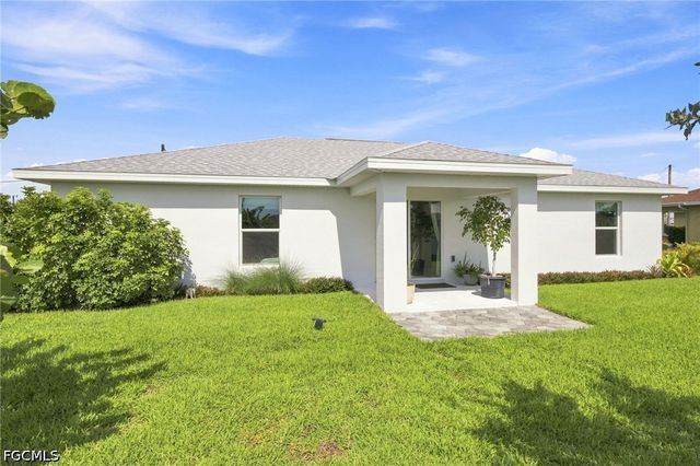 2725 NW 19th PL, Cape Coral, FL 33993