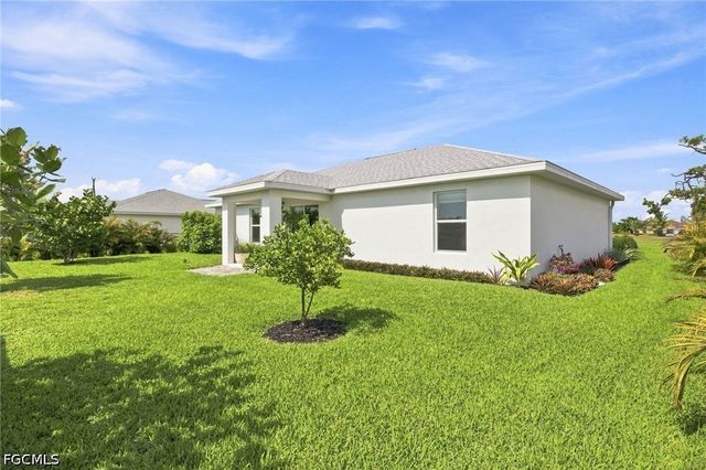 2725 NW 19th PL, Cape Coral, FL 33993
