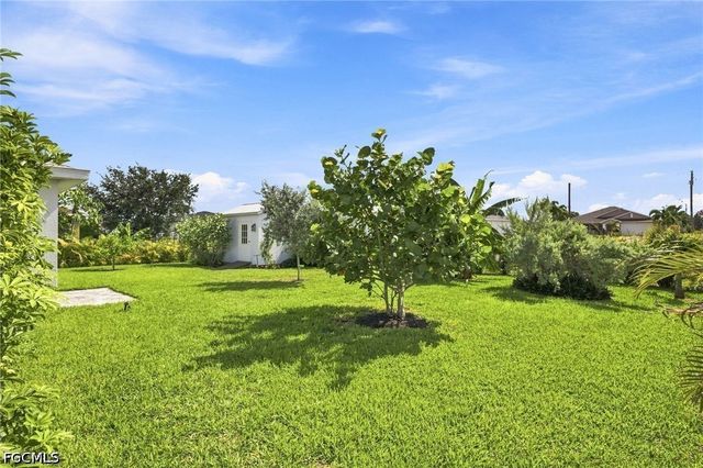 2725 NW 19th PL, Cape Coral, FL 33993