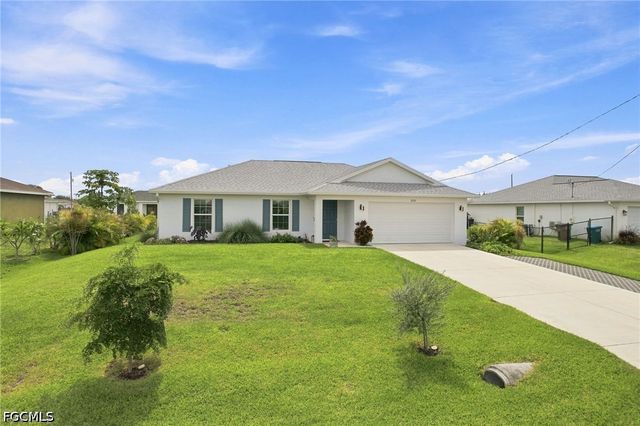 2725 NW 19th PL, Cape Coral, FL 33993