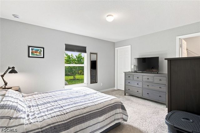 2725 NW 19th PL, Cape Coral, FL 33993
