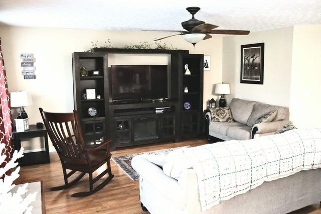 910 Wellsley Way, Plain City, OH 43064