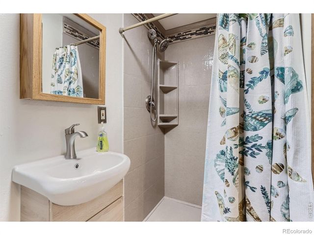 16450 Dakota Ridge Road, Longmont, CO 80503