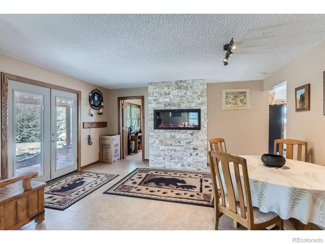 16450 Dakota Ridge Road, Longmont, CO 80503