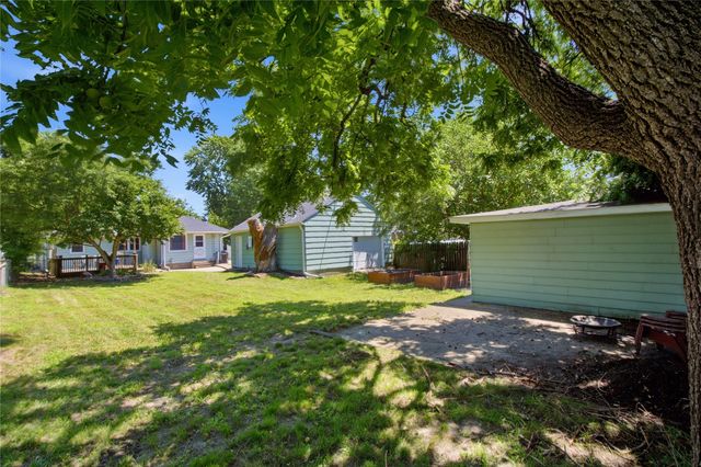 1912 E 28th Street, Des Moines, IA 50317