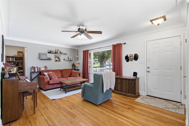 1912 E 28th Street, Des Moines, IA 50317