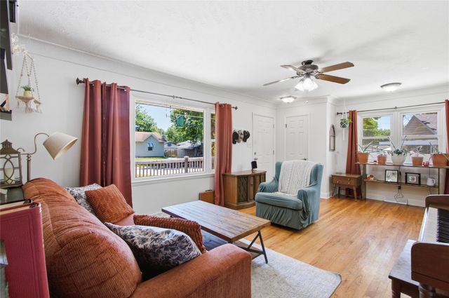 1912 E 28th Street, Des Moines, IA 50317