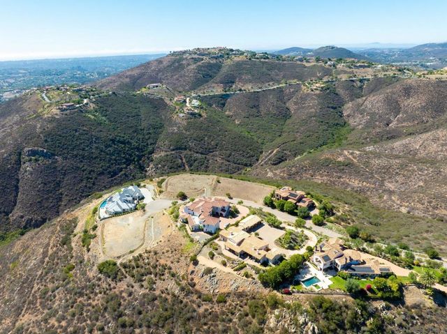17928 El Brazo, Rancho Santa Fe, CA 92067