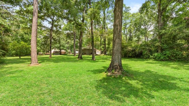 22764 Oak Shadows Place, New Caney, TX 77357