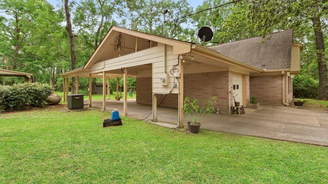 22764 Oak Shadows Place, New Caney, TX 77357