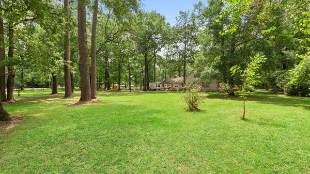 22764 Oak Shadows Place, New Caney, TX 77357
