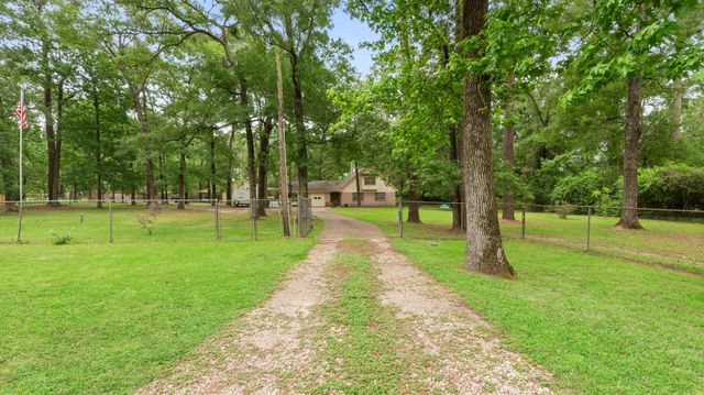 22764 Oak Shadows Place, New Caney, TX 77357