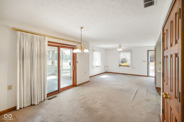 11765 Civic Circle, Mooresville, IN 46158