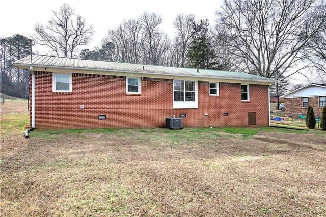 97 Pine Grove NW Circle, Adairsville, GA 30103