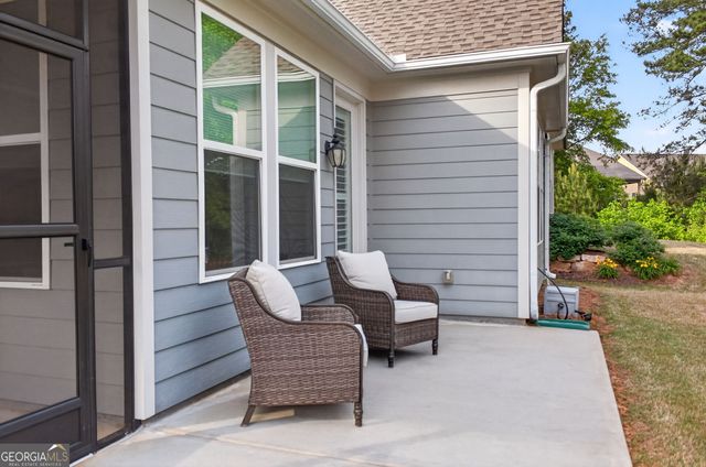 380 Falcon Way, Hoschton, GA 30548