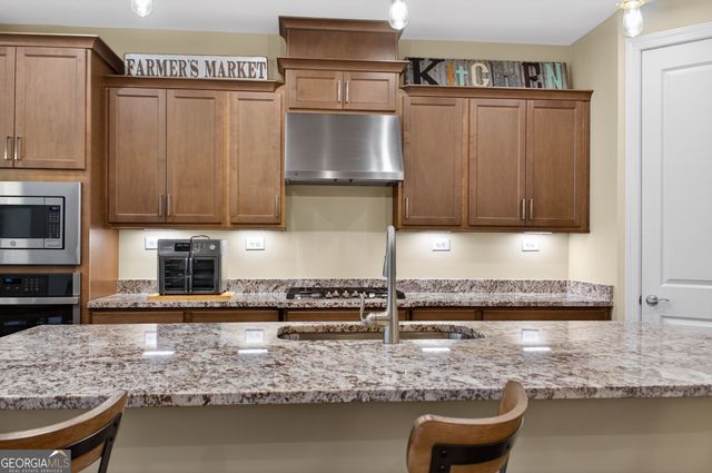 380 Falcon Way, Hoschton, GA 30548