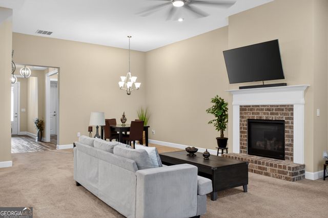 380 Falcon Way, Hoschton, GA 30548