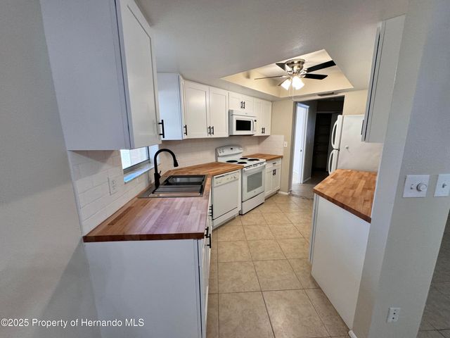 3480 Plaza Avenue, Spring Hill, FL 34608