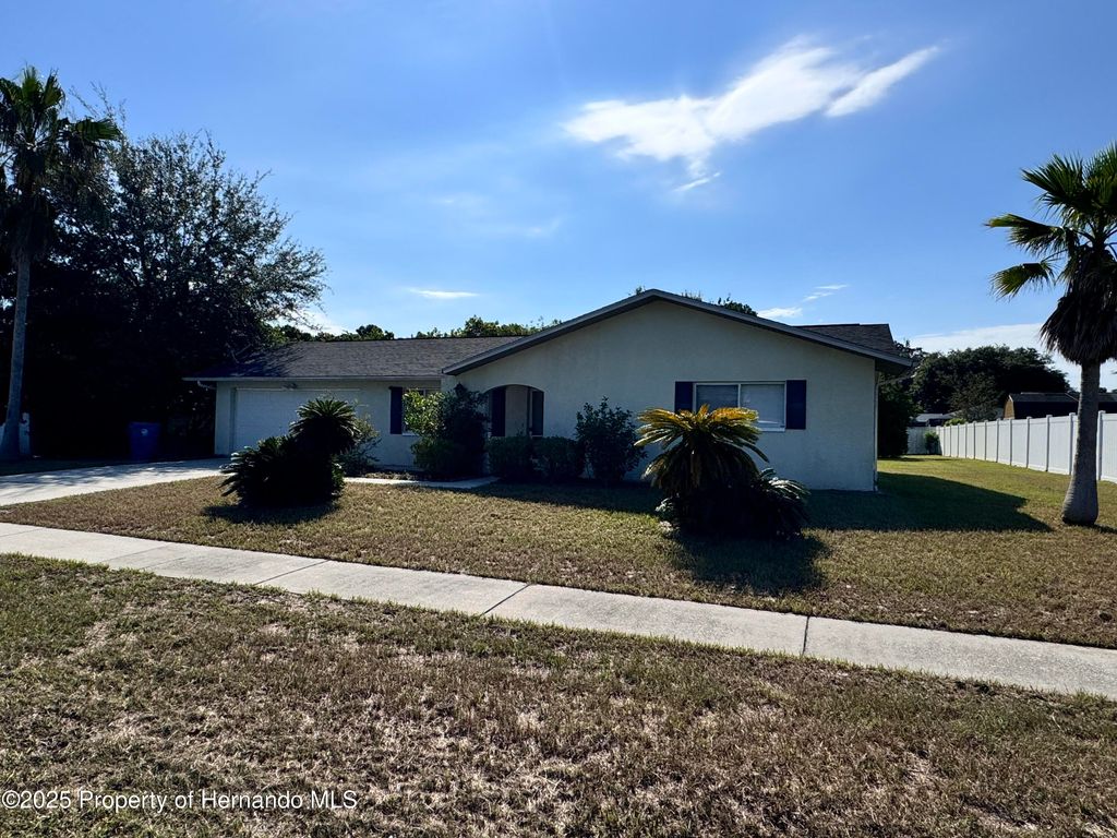 3480 Plaza Avenue, Spring Hill, FL 34608