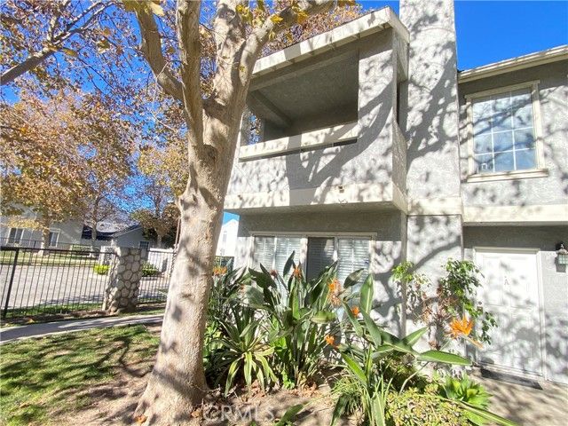 156 W Walnut A, Rialto, CA 92376