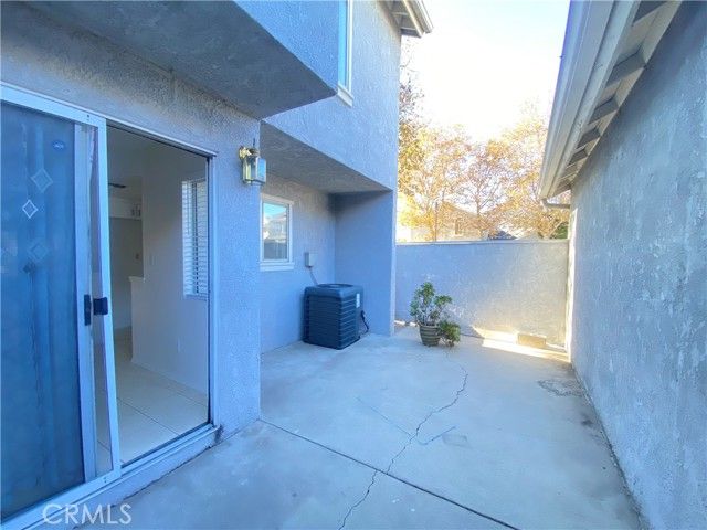 156 W Walnut A, Rialto, CA 92376