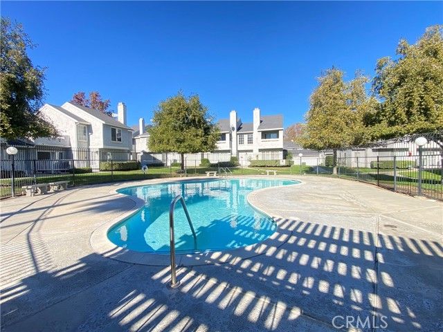 156 W Walnut A, Rialto, CA 92376