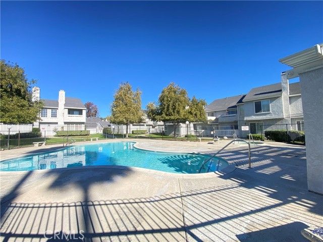 156 W Walnut A, Rialto, CA 92376