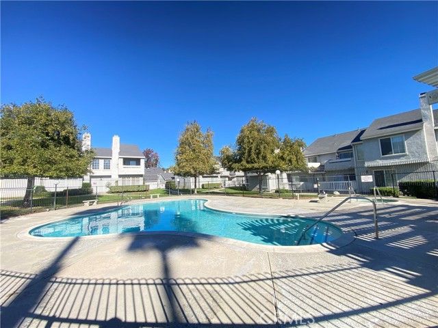 156 W Walnut A, Rialto, CA 92376