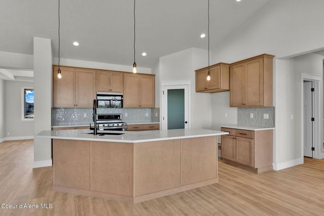 9015 CALIFORNIA STREET, Rathdrum, ID 83858