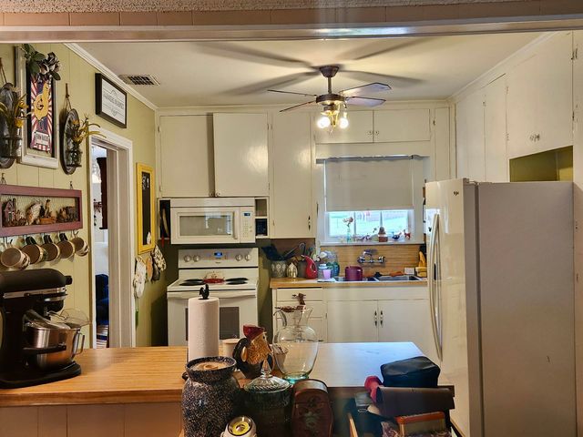 2210 S Martin St, Kilgore, TX 75662