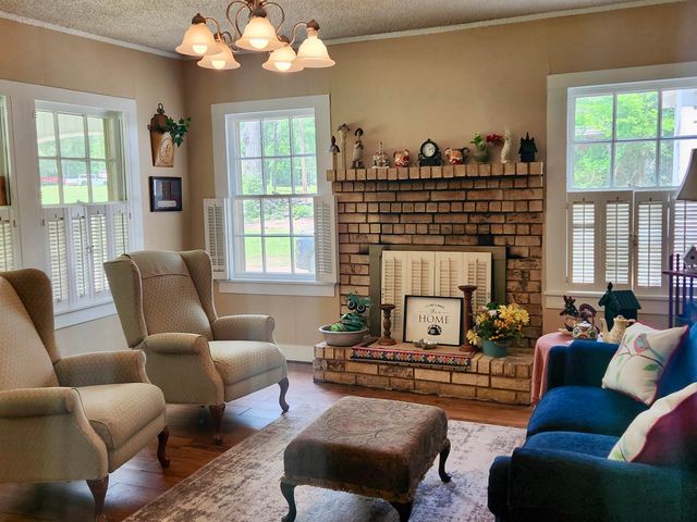 2210 S Martin St, Kilgore, TX 75662