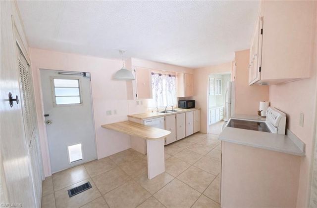 26110 Princess LN, Bonita Springs, FL 34135