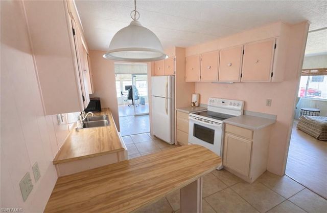 26110 Princess LN, Bonita Springs, FL 34135