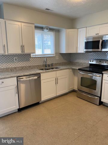 2423 W ROSECROFT VILLAGE CIR, Oxon Hill, MD 20745