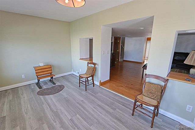 412 E Shore Drive, Whitmore Lake, MI 48189