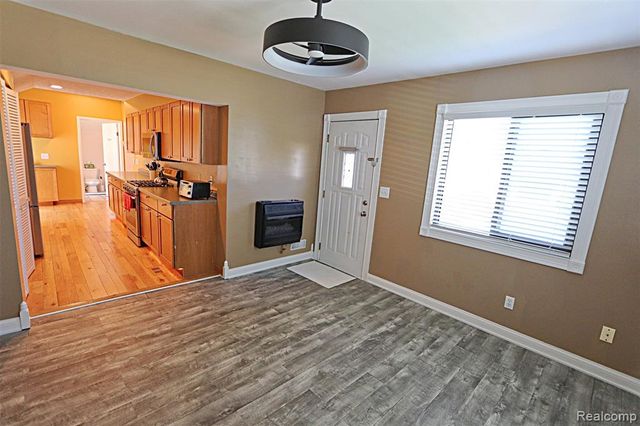 412 E Shore Drive, Whitmore Lake, MI 48189